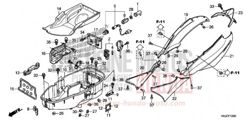 HOUSSE DE CARROSSERIE/COMPARTIMENT A BAGAGES FES125AC de 2012
